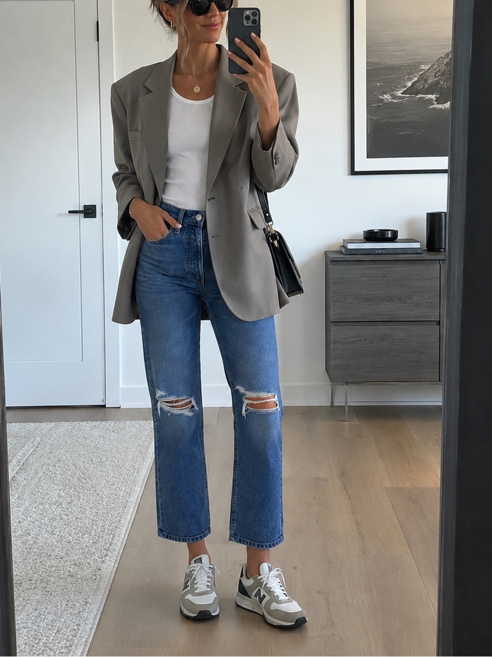 MOTHER Straight leg Jeans The Tomcat High Rise 27 blue playing with scissors